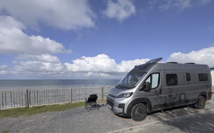 Barista-FIRE-Wohnmobil-Kueste-Camping